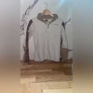 Legendary white tails fleece